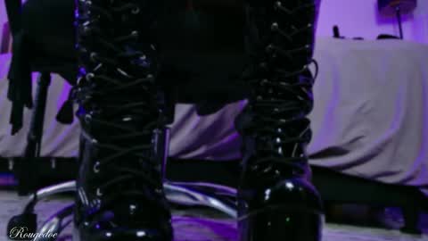 Snapshot of rougedoe chatting on 05.04.26 Mistress Lana online show from 05.04.26