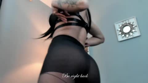 Snapshot of rougedoe chatting on 05.12.26 Mistress Lana online show from 05.12.26