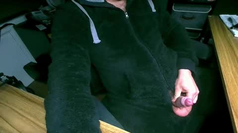 Snapshot of roughwonder chatting on 01.07.25 Luke online show from 01.07.25