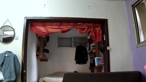 Snapshot of round1fiight chatting on 10.17.25 round1fiight online show from 10.17.25