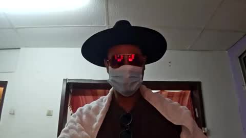 Snapshot of round1fiight chatting on 10.26.25 round1fiight online show from 10.26.25