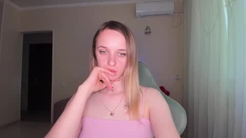 Snapshot of rousereed chatting on 03.22.26 Rouse online show from 03.22.26