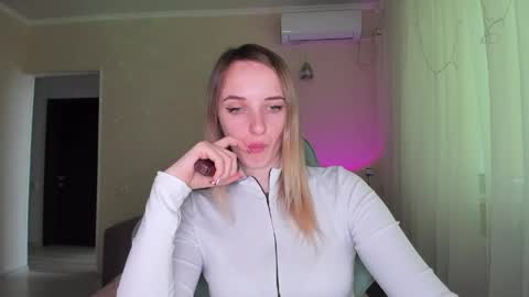 Snapshot of rousereed chatting on 03.31.26 Rouse online show from 03.31.26