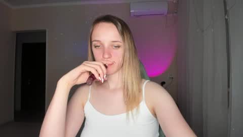 Snapshot of rousereed chatting on 04.05.26 Rouse online show from 04.05.26