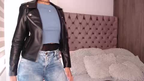 Rouss marie henao  online show from 10.17.25