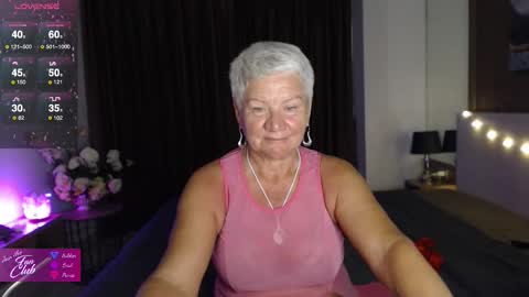 Snapshot of roxana_brooks chatting on 01.16.26 Roxana online show from 01.16.26
