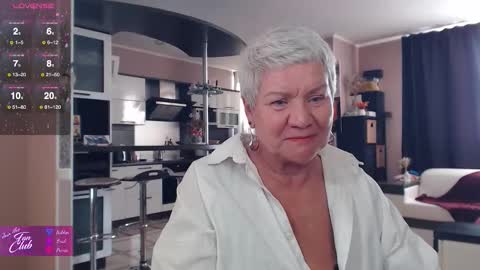 Snapshot of roxana_brooks chatting on 02.01.26 Roxana online show from 02.01.26