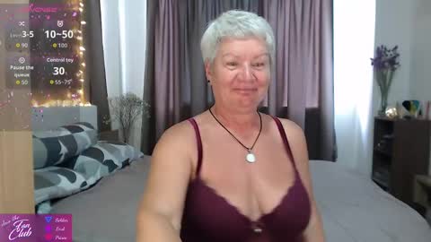 Snapshot of roxana_brooks chatting on 05.05.26 Roxana online show from 05.05.26