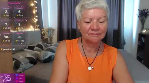 Snapshot of roxana_brooks chatting on 05.25.26 Roxana online show from 05.25.26