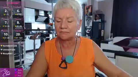 Snapshot of roxana_brooks chatting on 06.18.26 Roxana online show from 06.18.26
