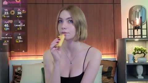 Roxana online show from 10.24.25