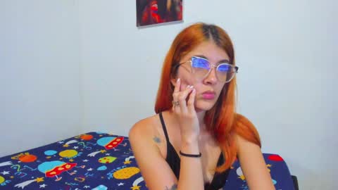 Snapshot of roxanajames__ chatting on 04.30.26 roxy online show from 04.30.26