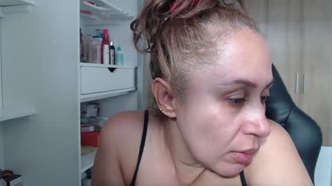 Snapshot of roxanalove7 chatting on 12.29.24 Roxana online show from 12.29.24