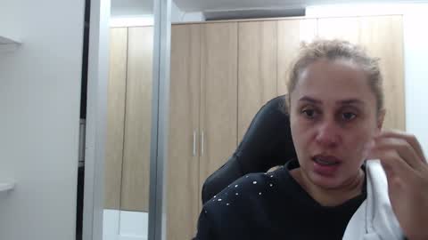 Snapshot of roxanalove7 chatting on 01.04.25 Roxana online show from 01.04.25