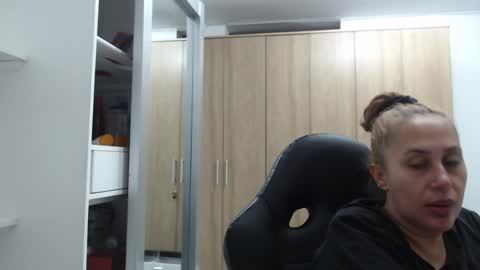 Snapshot of roxanalove7 chatting on 01.05.25 Roxana online show from 01.05.25