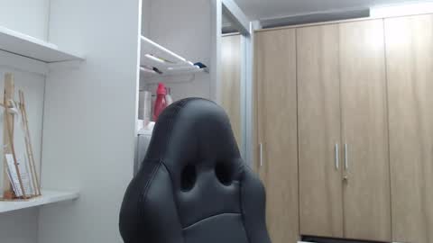 Snapshot of roxanalove7 chatting on 01.11.25 Roxana online show from 01.11.25