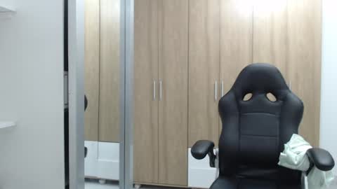 Snapshot of roxanalove7 chatting on 01.13.25 Roxana online show from 01.13.25