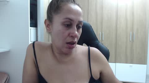 Snapshot of roxanalove7 chatting on 02.12.25 Roxana online show from 02.12.25