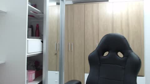 Snapshot of roxanalove7 chatting on 02.14.25 Roxana online show from 02.14.25