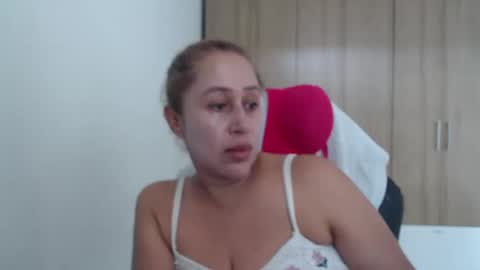 Snapshot of roxanalove7 chatting on 09.23.25 Roxana online show from 09.23.25