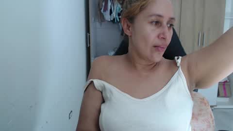 Snapshot of roxanalove7 chatting on 10.19.25 Roxana online show from 10.19.25