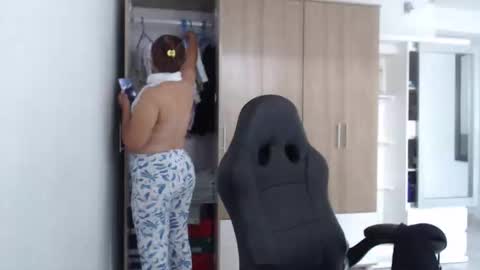 Roxana online show from 12.17.25