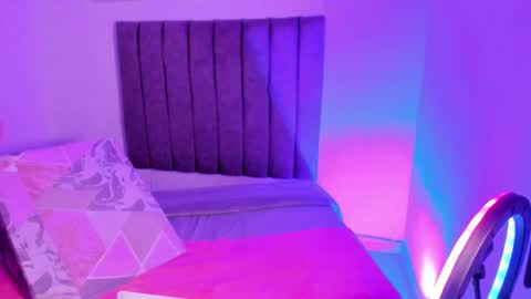 Roxane online show from 01.12.26