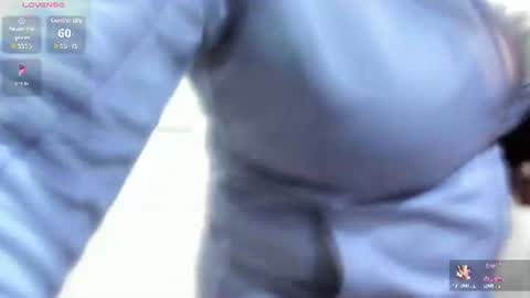 Snapshot of roxanna_moore2 chatting on 07.05.26 Roxanna online show from 07.05.26