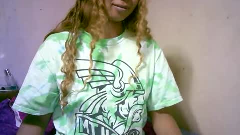 Snapshot of roxanne_98 chatting on 01.16.26 roxanne_98 online show from 01.16.26