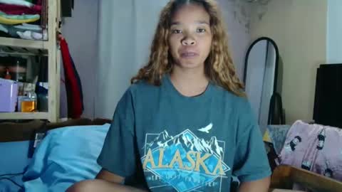 Snapshot of roxanne_98 chatting on 02.21.26 roxanne_98 online show from 02.21.26