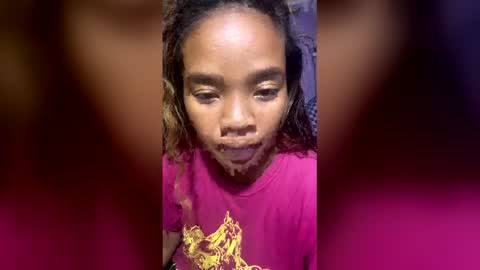 Snapshot of roxanne_98 chatting on 04.03.26 roxanne_98 online show from 04.03.26