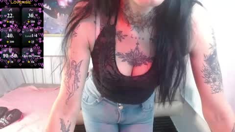 Snapshot of roxanne_vale chatting on 04.29.26 Roxanne online show from 04.29.26