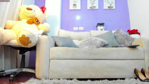 Roxanne evans   Schedule 700 -1400GTM-5 online show from 02.18.25