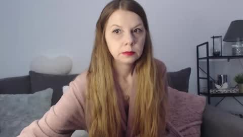 Snapshot of roxanneliss chatting on 02.08.26 roxanneliss online show from 02.08.26