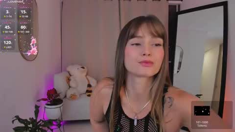  R O X I E  online show from 10.23.25