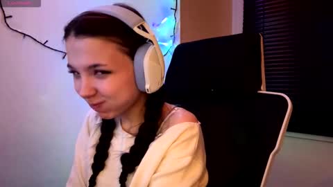 Snapshot of roxiepiurkowski chatting on 03.14.26 Hana online show from 03.14.26