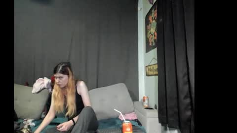 roxihazeleyes online show from 11.17.25