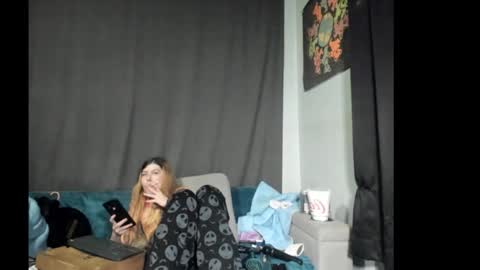 roxihazeleyes online show from 12.23.25