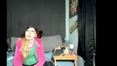 roxihazeleyes online show from 04.01.26