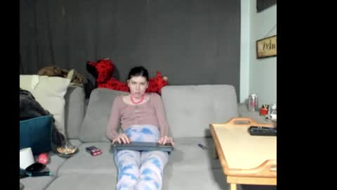 Snapshot of roxihazeleyes chatting on 06.08.26 roxihazeleyes online show from 06.08.26