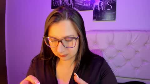 Roxanne Bail online show from 03.06.26