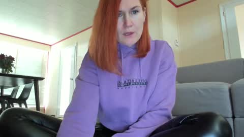 Snapshot of roxxxco chatting on 02.20.25 Tatyana online show from 02.20.25