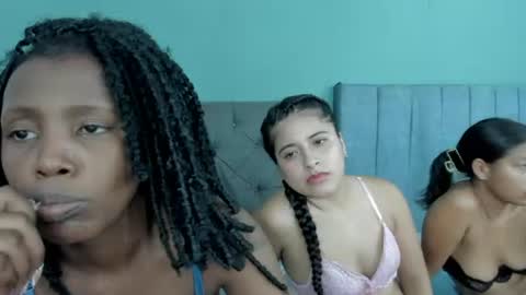 Snapshot of roxxy_velasquez chatting on 06.11.26 roxxy_velasquez online show from 06.11.26