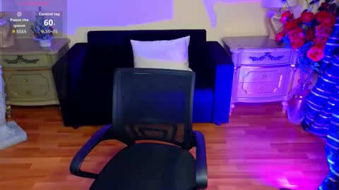 Snapshot of roxy_dark chatting on 12.22.25 Roxy online show from 12.22.25