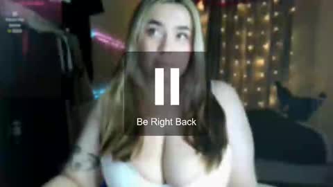 Snapshot of roxy_fleur chatting on 02.14.25 Roxy online show from 02.14.25