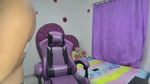 Snapshot of roxy_lu_07 chatting on 12.21.25 Roxy online show from 12.21.25