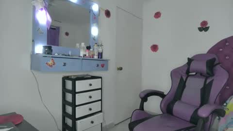 Snapshot of roxy_lu_07 chatting on 03.22.26 Roxy online show from 03.22.26