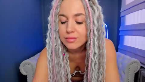 Roxy online show from 02.14.25