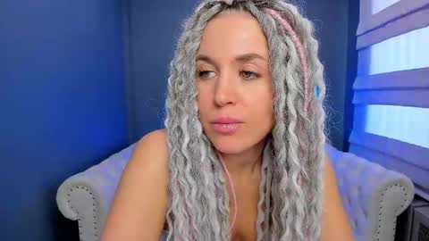 Roxy online show from 02.14.25