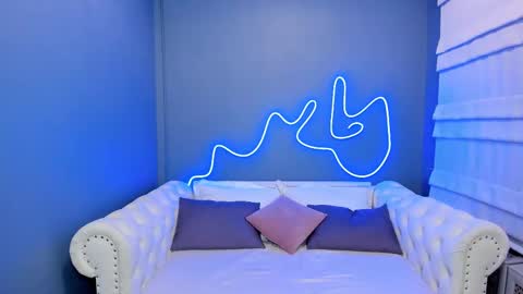 Roxy online show from 02.16.25